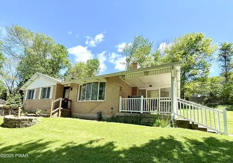 15 Sunset Ave, Honesdale, PA 18431