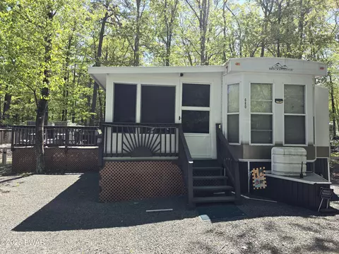 141 Bobcat Dr, Milford, PA 18337