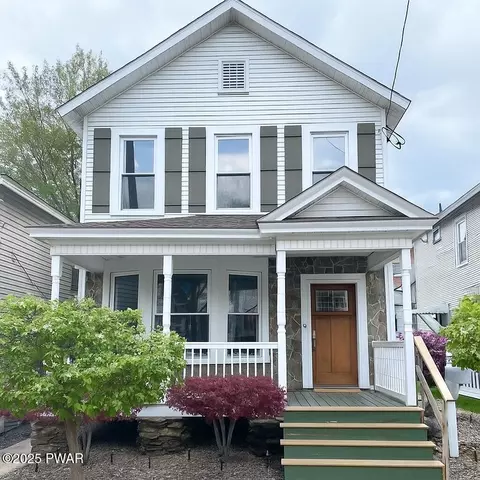 37 Washington St, Carbondale, PA 18407