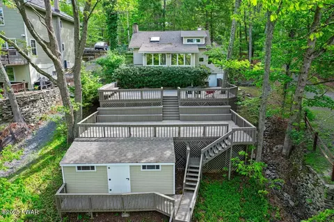 88 Paupack Point Rd, Hawley, PA 18428