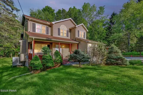 32 Forest Ln, Lake Ariel, PA 18436