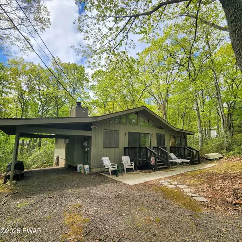 802 Placer Ct, Lords Valley, PA 18428