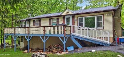 109 Autumn Rd, Dingmans Ferry, PA 18328