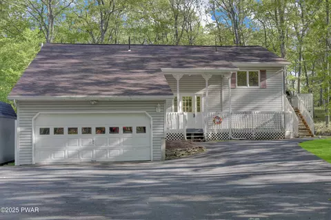 112 Vista Ln, Milford, PA 18337