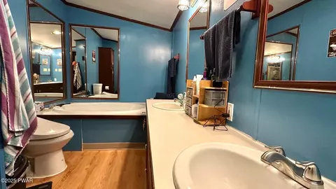 Bath - 10 Sutter Ct, Hawley, PA 18428 photo 1 of 5