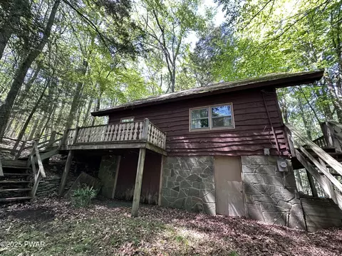 77 Deerfoot Rd, Lake Ariel, PA 18436