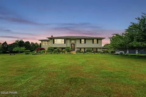 2786 Rising Hill Dr, Saylorsburg, PA 18353