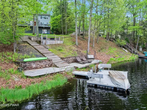 176 Spruce Lake Dr, Milford, PA 18337