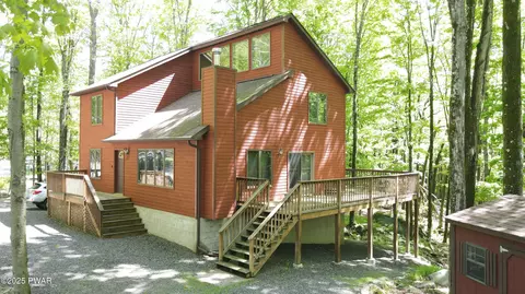 726 Wildwood Ter, Lake Ariel, PA 18436