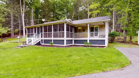 316 Twin Lakes Rd, Shohola, PA 18458