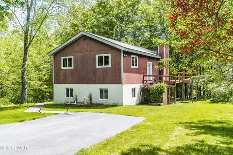31 Woodridge Dr, Lake Ariel, PA 18436
