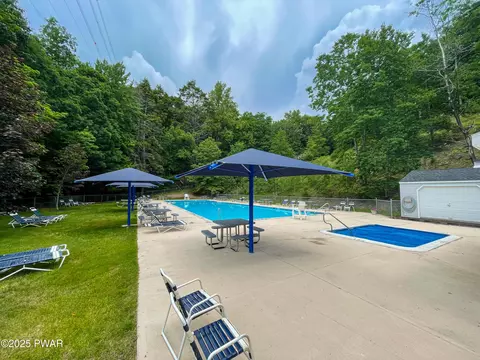 1086 Hampstead Rd, Bushkill, PA 18324 photo 39