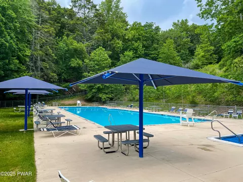 1086 Hampstead Rd, Bushkill, PA 18324 photo 57