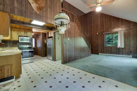1086 Hampstead Rd, Bushkill, PA 18324 photo 14