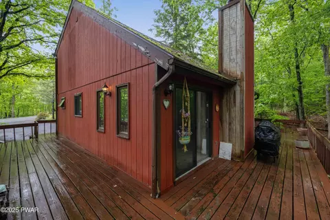 1086 Hampstead Rd, Bushkill, PA 18324 photo 7