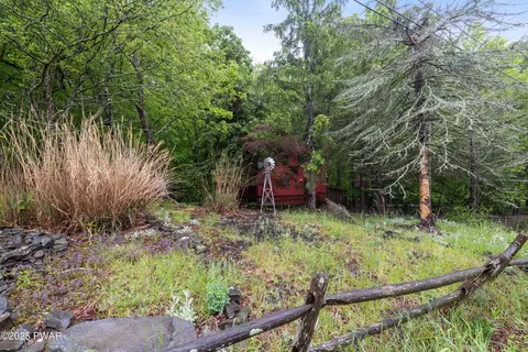 1086 Hampstead Rd, Bushkill, PA 18324 photo 32