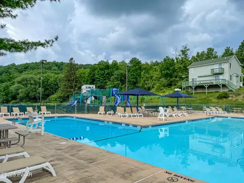 1086 Hampstead Rd, Bushkill, PA 18324 photo 61
