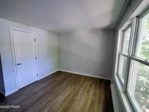 Bedroom - 104 Radcliff Rd, Bushkill, PA 18324 photo 3 of 4