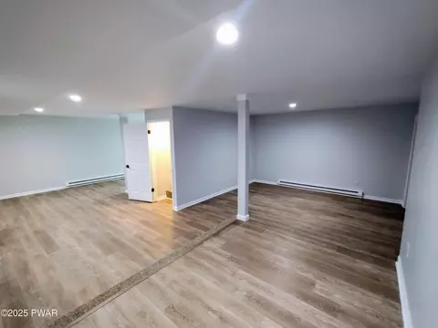 Living - 104 Radcliff Rd, Bushkill, PA 18324 photo 6 of 7