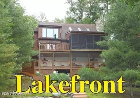 217 Mountain Lake Dr, Dingmans Ferry, PA 18328