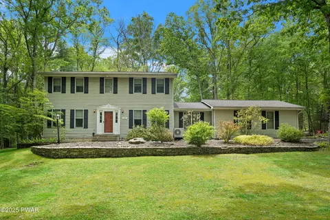 110 Partridge Ln, Milford, PA 18337