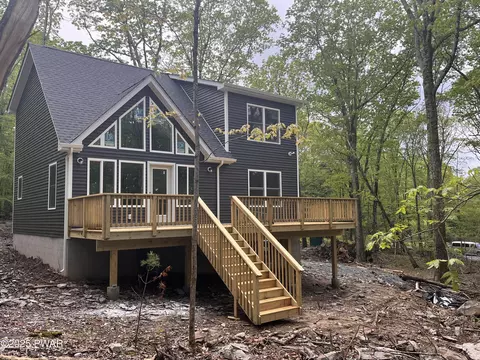 144 Onandaga Rd, Shohola, PA 18458
