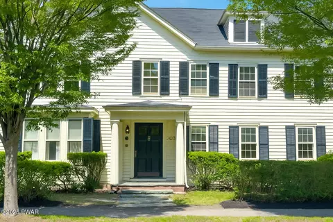 203 W Harford St, Milford, PA 18337