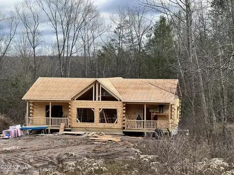 344 Burns Rd, Waymart, PA 18472
