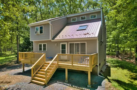 219 Lakewood Dr, Milford, PA 18337