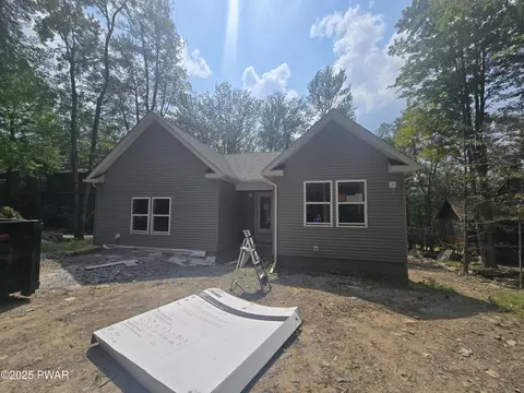 46 Wedge Dr, Lake Ariel, PA 18436