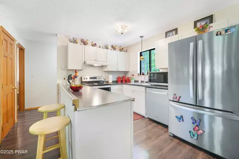 Kitchen - 103 Westfall Dr, Dingmans Ferry, PA 18328 photo 1 of 1