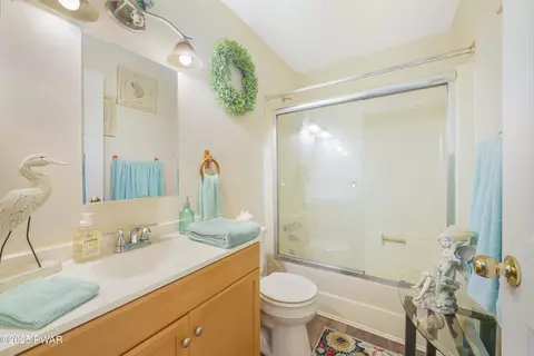 Bath - 103 Westfall Dr, Dingmans Ferry, PA 18328 photo 2 of 2