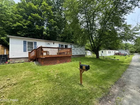 30 Settlers Vlg, Hawley, PA 18428