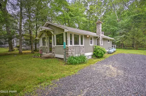 121 Ness Rd, Dingmans Ferry, PA 18328