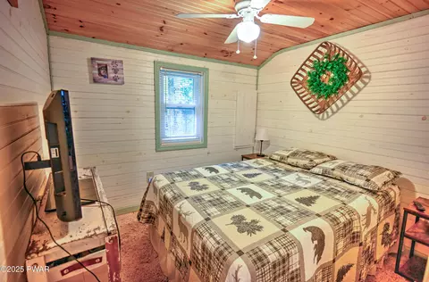 Bedroom - 121 Ness Rd, Dingmans Ferry, PA 18328 photo 1 of 3