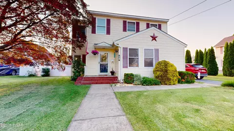 205 Avenue M, Matamoras, PA 18336
