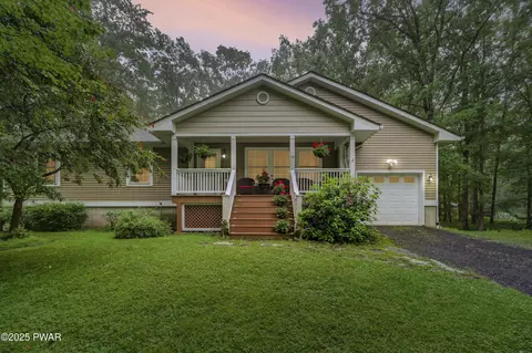 136 Weasel Rd, Dingmans Ferry, PA 18328