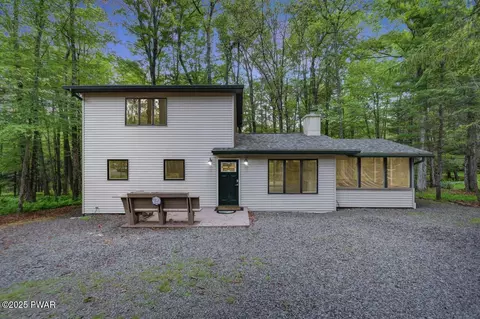 14 Ridgewood Cir, Lake Ariel, PA 18436