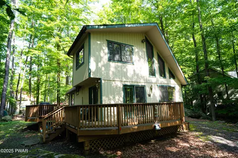 28 Lakewood Dr, Lake Ariel, PA 18436
