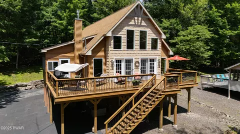 59 Woodhill Ln, Lake Ariel, PA 18436
