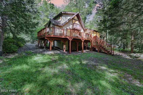 77 Brookfield Rd, Lake Ariel, PA 18436