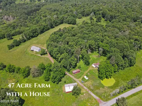 57 Cemetery Rd # B, Damascus, PA 18415