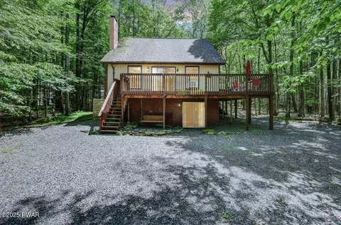 145 Lakeview Dr, Lake Ariel, PA 18436