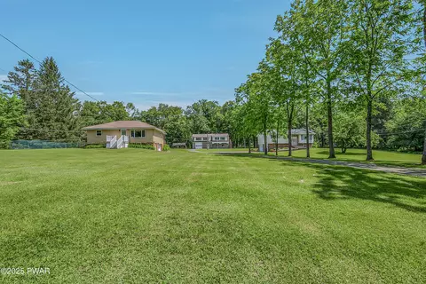 46 Kosinski Rd, Covington Twp, PA 18444