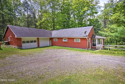 1350 Rt 390, Greentown, PA 18426