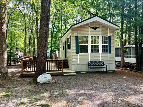 125 Alpine Dr, Milford, PA 18337