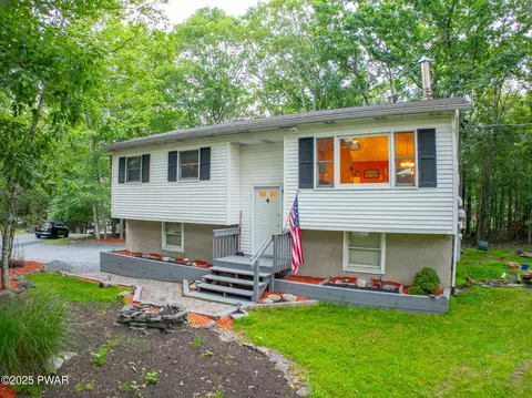 259 Wild Acres Dr, Dingmans Ferry, PA 18328