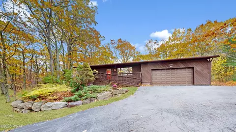 105 Longridge Dr, Lords Valley, PA 18428