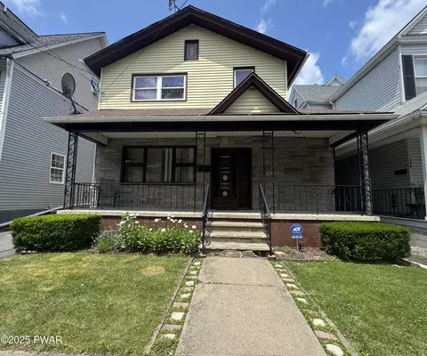 146 S Hyde Park Ave, Scranton, PA 18504