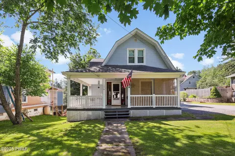 176 Carbondale Rd, Waymart, PA 18472